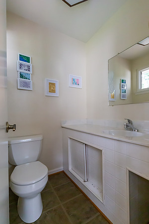 8610ClydesdaleRd_firstfloorhalfbath